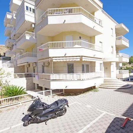 Kus Apartman *