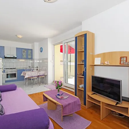 Kus Apartment *